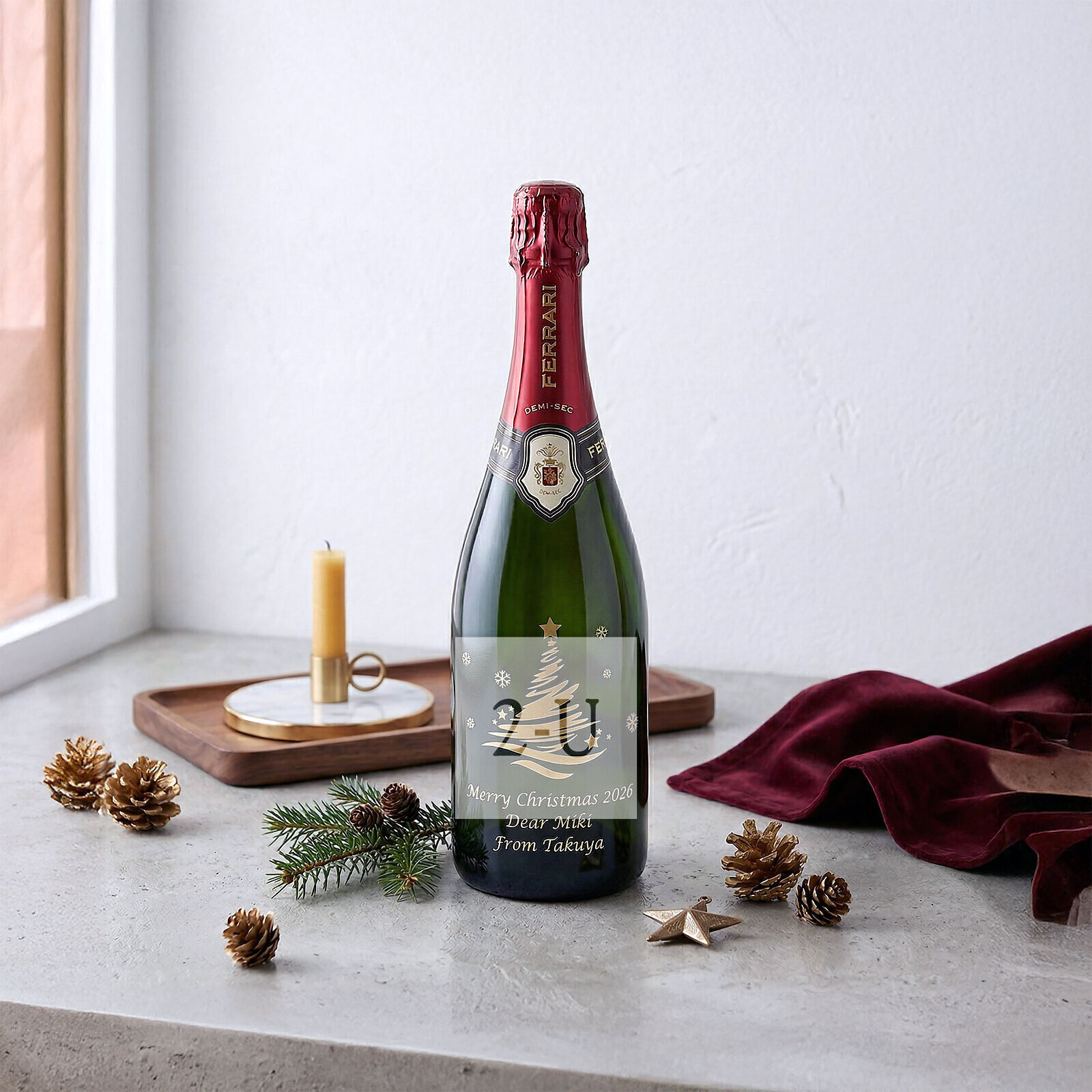 聖誕節乾杯、並紀唸今年的酒瓶彫刻酒