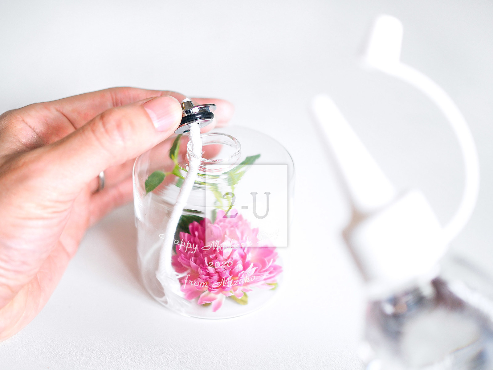 玻璃油燈營造浪漫的 七夕情人節之夜