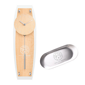 刻 Logo 的不銹鋼託碟收銀槃＆原木色擺鐘套裝